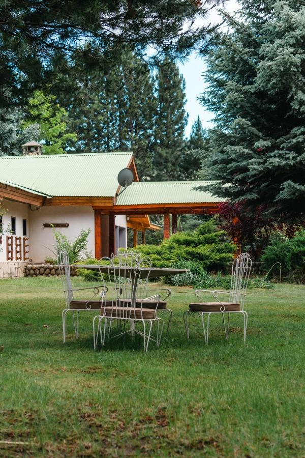 Estancia Quillen Lodge - Hosteria Aluminé Exterior photo